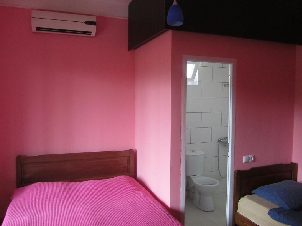 Suliko Guest House Batumi Room photo