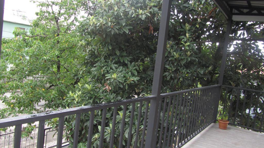 Suliko Guest House Batumi Exterior photo