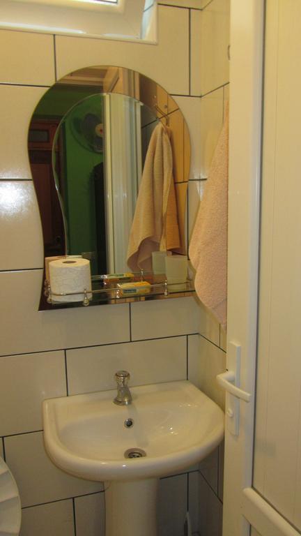 Suliko Guest House Batumi Room photo