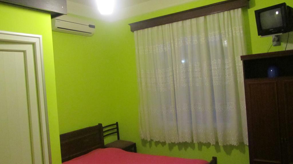 Suliko Guest House Batumi Exterior photo
