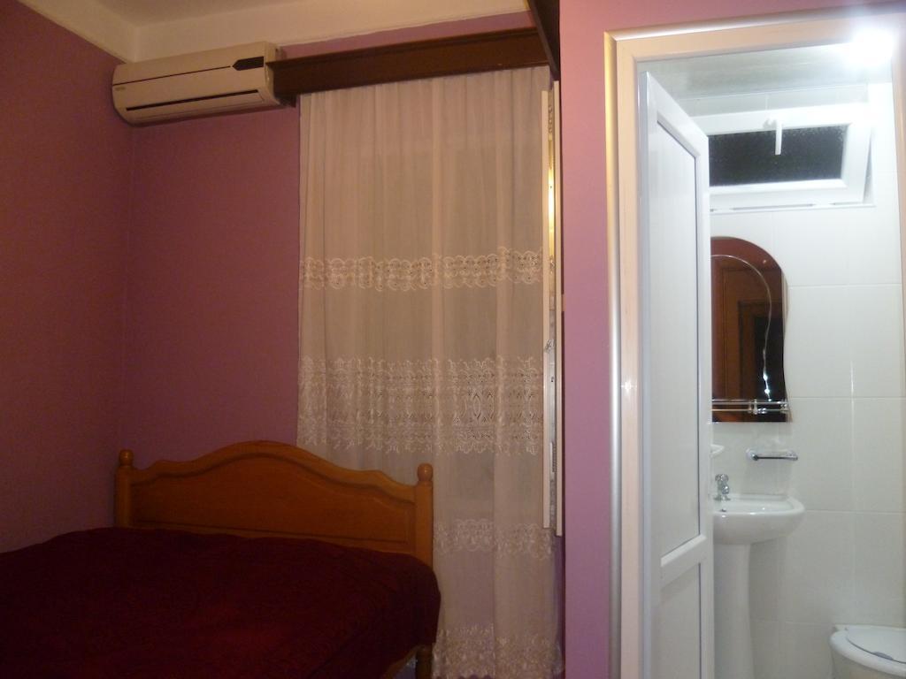 Suliko Guest House Batumi Room photo